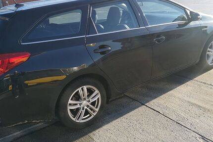 Toyota Auris 114.000 km 10.500 &euro; Berlin 13088