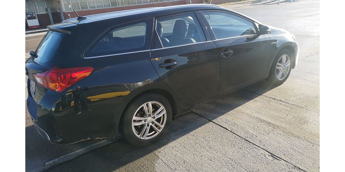 Toyota Auris 114.000 km 10.500 &euro; Berlin 13088