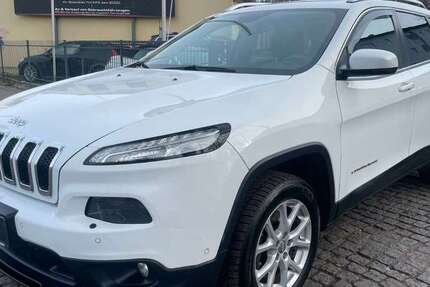 Jeep Cherokee 215.000 km 8.990 € Berlin 12107
