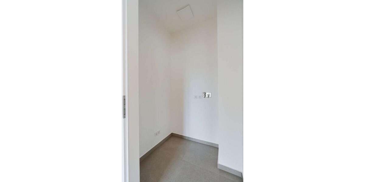 Etagenwohnung Berlin Tempelhof-Schöneberg - 2 Zimmer, 79 m&sup2;, 2.100&euro; | Angebot:26255362