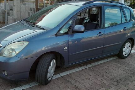 Toyota Corolla Verso 211.000 km 1.990 &euro; Berlin 13589