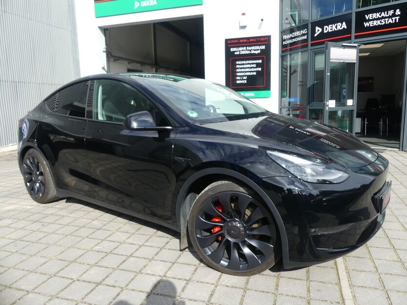 Tesla Model Y 34.586 km 41.800 € Berlin 13156