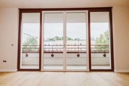 Wohnung zum Mieten in Berlin 2.575 € 116.79 m²