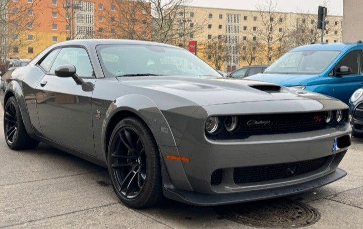 Dodge Challenger 17.000 km 61.399 &euro; BERLIN 12161