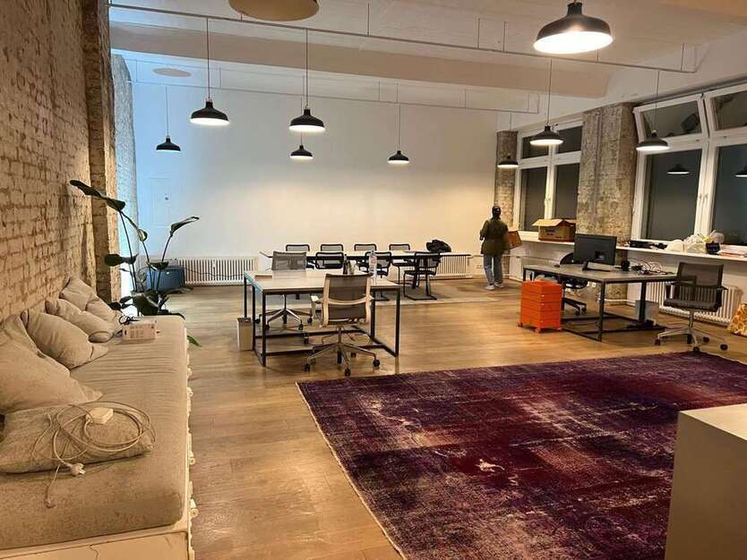 Büro in Berlin 2.700 € 100.08 m²