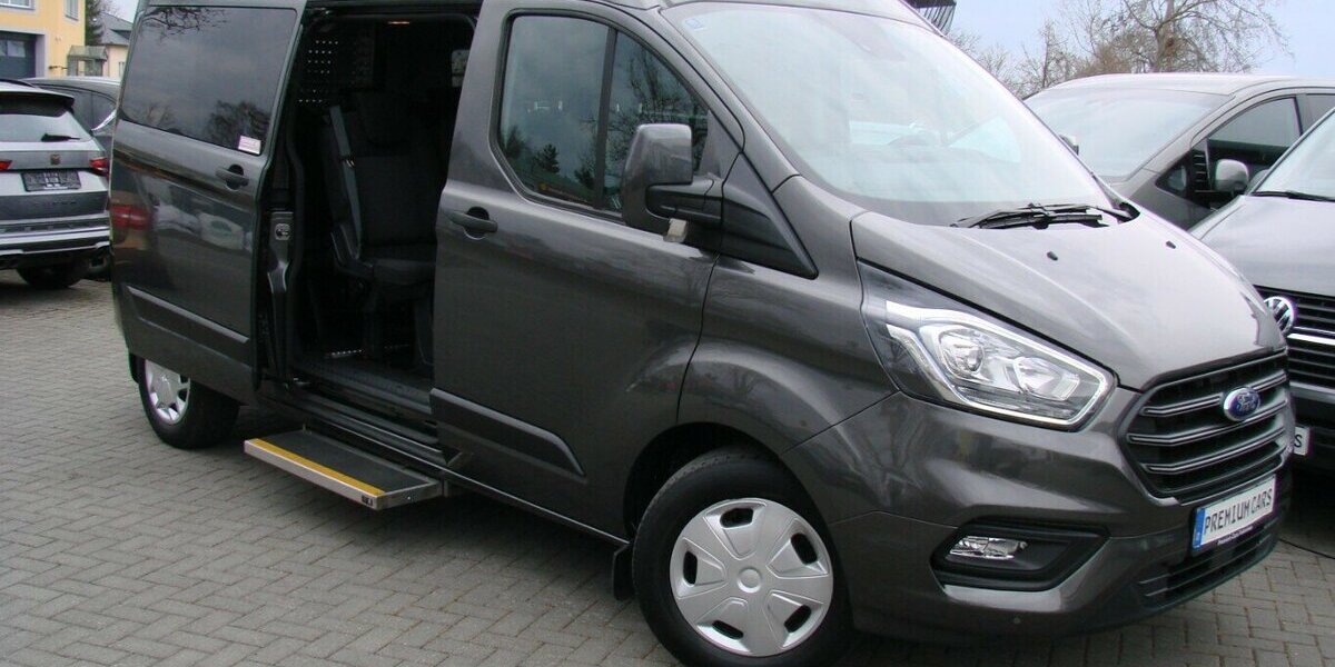 Ford Transit Custom Titanium 320 L2 H2 Behindertengerec 46.628 km 39.990 &euro; Falkensee 14612