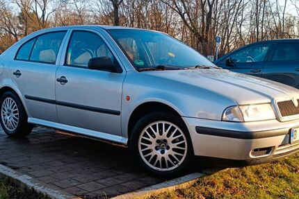 Skoda Octavia 176.000 km 1.999 &euro; Berlin -Spandau 13585