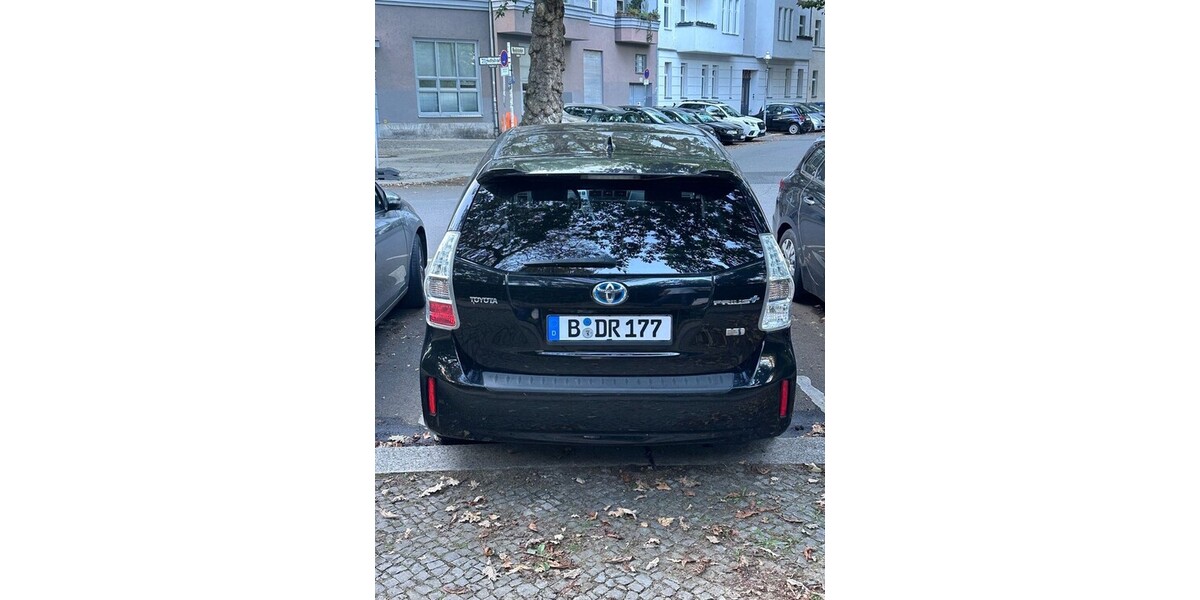 Toyota Prius Plus 244.000 km 8.250 € Berlin 10178