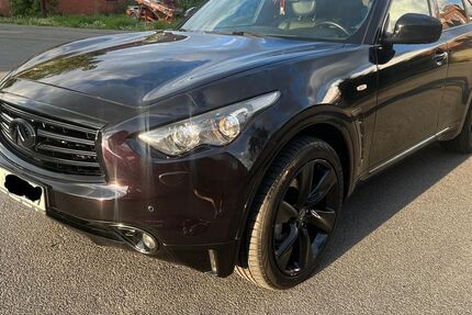 INFINITI QX70 218.000 km 8.400 &euro; Berlin 13507