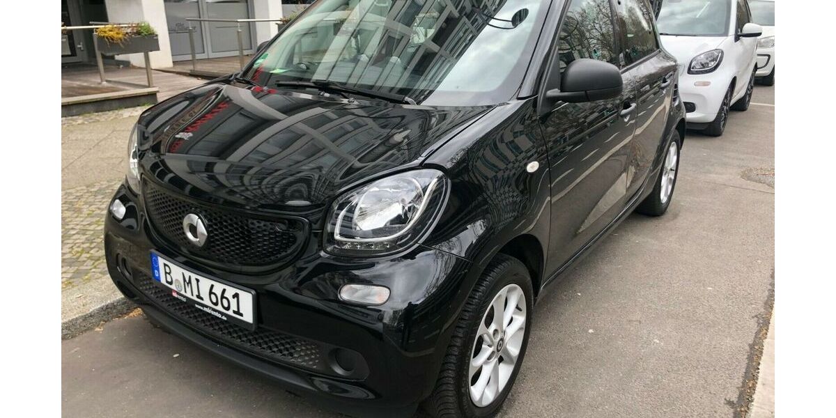 Smart ForFour 59.600 km 11.650 &euro; Berlin - Zentrum 10787