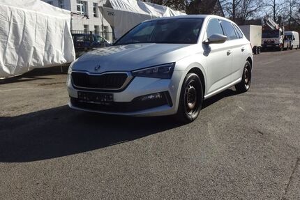 Skoda Scala 325.000 km 7.900 &euro; Berlin 12249