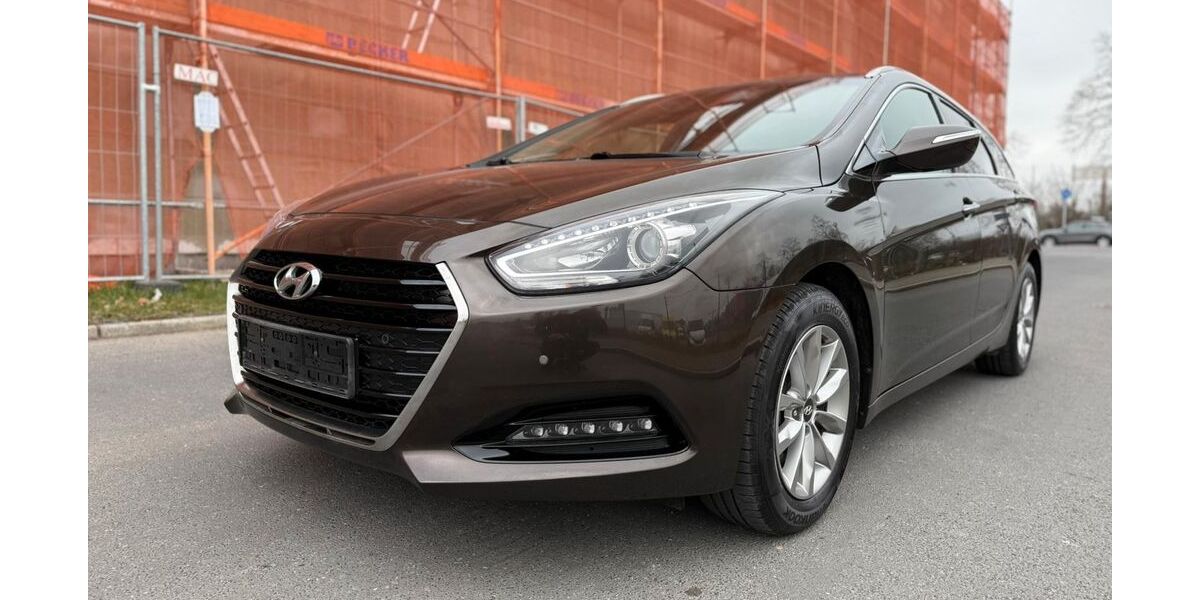 Hyundai i40 180.000 km 7.999 &euro; Berlin 12057