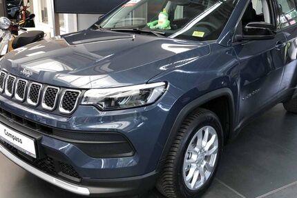 Jeep Compass 2.001 km 30.639 € Berlin 13127