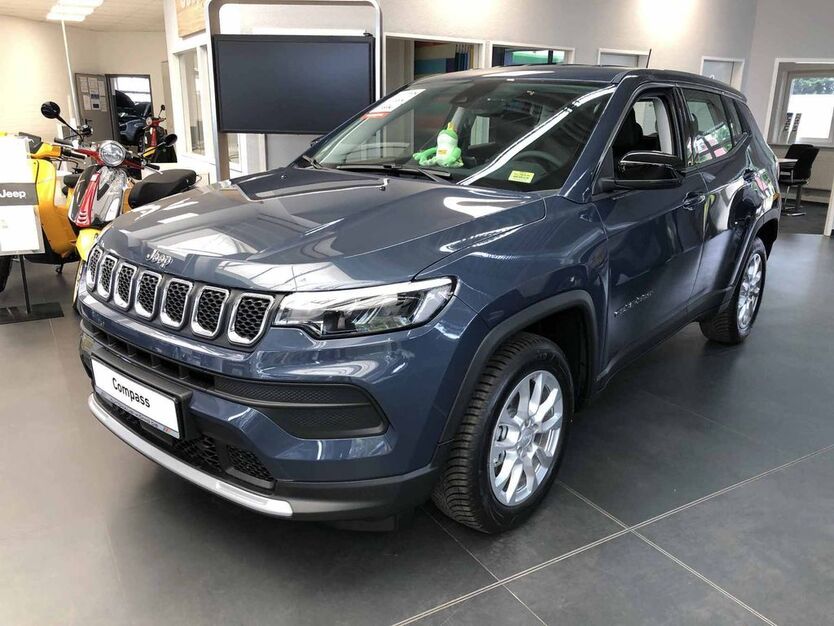 Jeep Compass 2.001 km 30.639 € Berlin 13127
