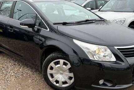 Toyota Avensis 105.898 km 8.790 &euro; Berlin 13089