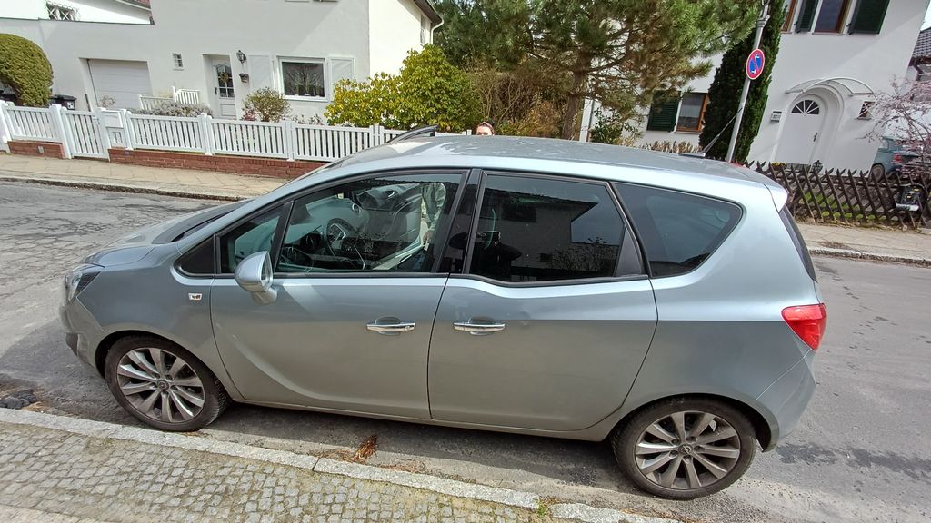 Opel Meriva 68.500 km 8.300 &euro; Berlin (Lichterfelde) 12205