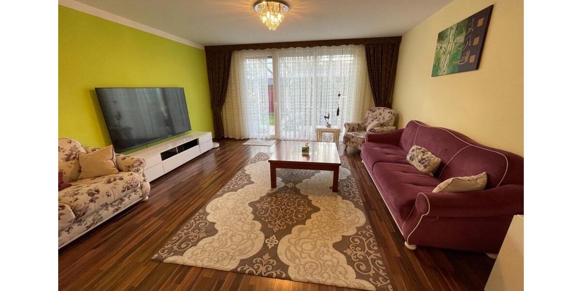 Reihenhaus Berlin Spandau - 5 Zimmer, 142 m&sup2;, 2.700&euro; | Angebot:24382711