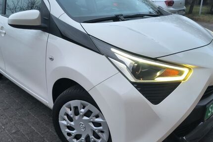 Toyota Aygo (X) 134.000 km 6.990 € Berlin - Schöneberg 10781