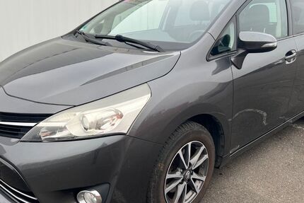 Toyota Verso 173.000 km 6.499 € Berlin 12057