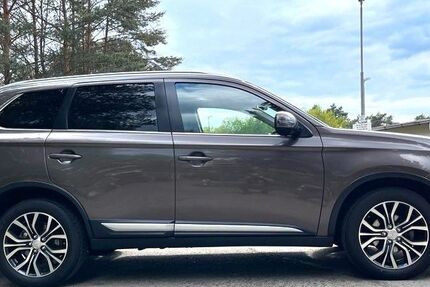 Mitsubishi Outlander 78.500 km 16.000 &euro; Potsdam 14480