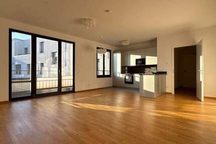 Exklusive Stadtwohnung mit Südwestbalkon und geräumiger Wohnküche ! 4 zimmer