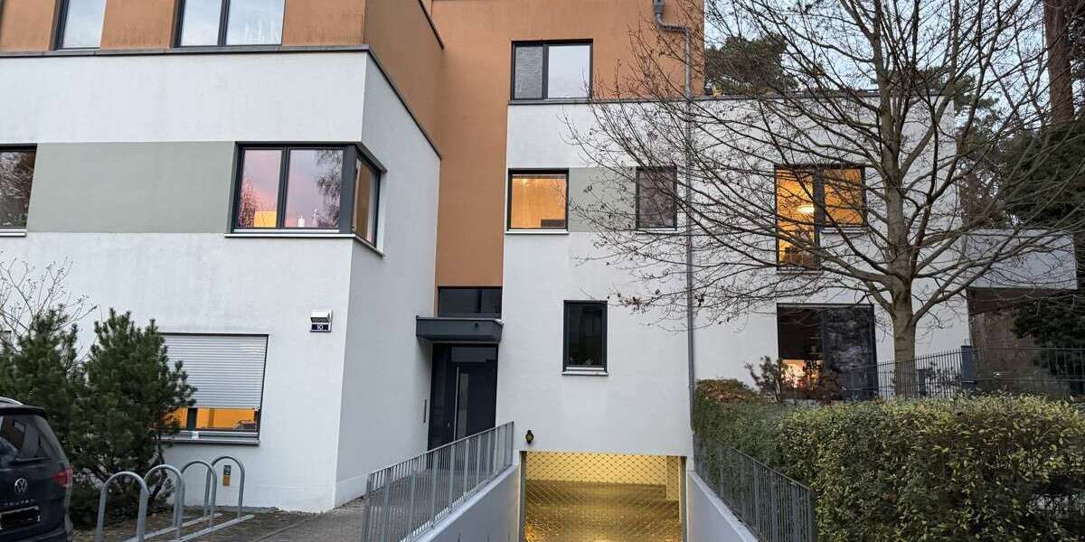 Wohnung zum Mieten in Berlin-Zehlendorf 2.229,48 € 137.03 m² 4 zimmer