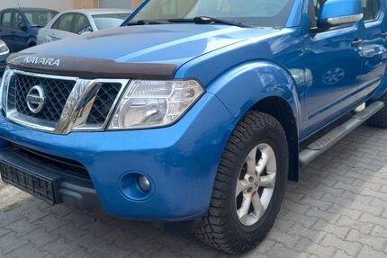Nissan Navara 92.000 km 13.900 &euro; Berlin-Mariendorf 12109