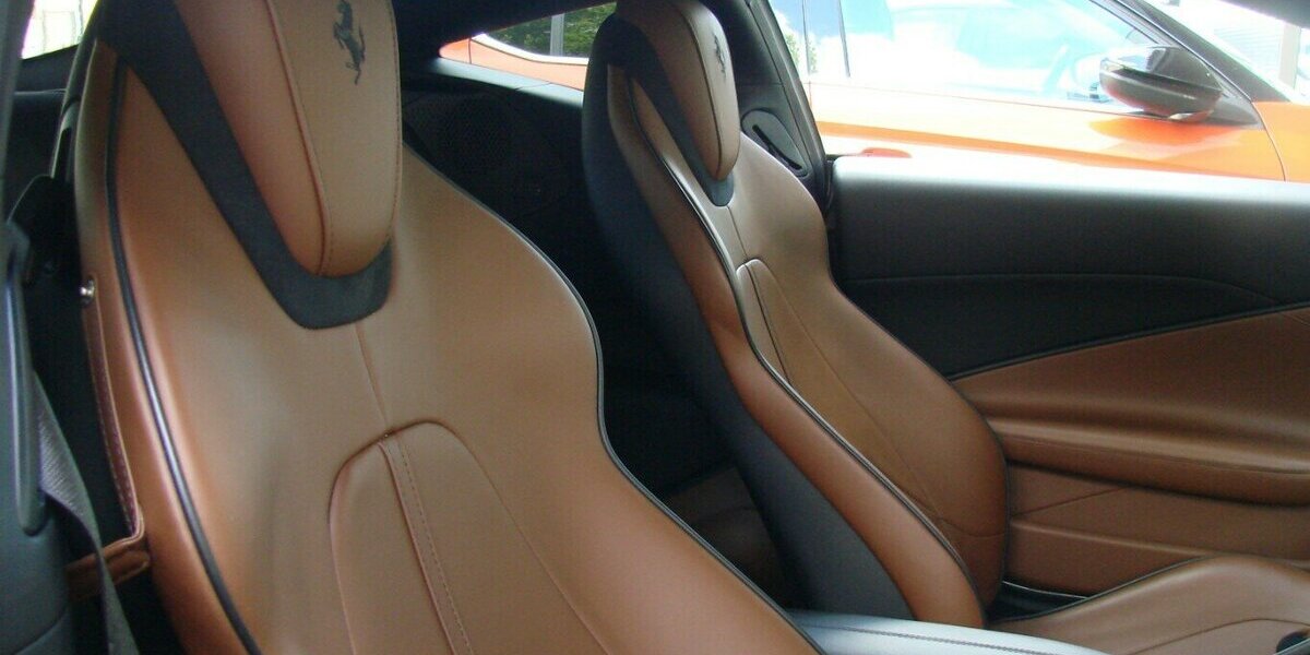 Ferrari Roma Grigio Silverstone Carbon MagneRide LED JBL 16.901 km 209.980 € Falkensee 14612