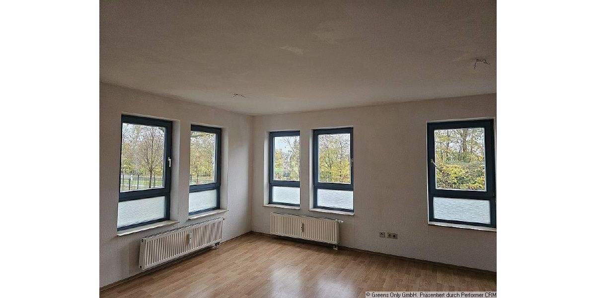 SANIERUNGSBEDÜRFTIG, ABER VOLLER POTENZIAL! BEZUGSFREIE-2 ZIMMERWOHNUNG - MIT VIEL LICHT 2 zimmer