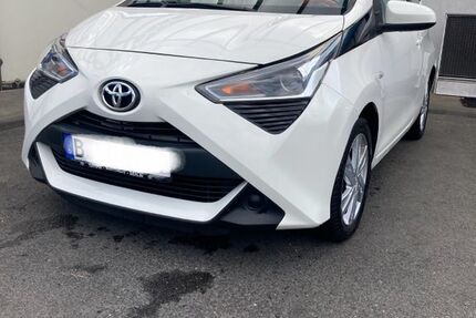 Toyota Aygo (X) 84.000 km 9.000 &euro; Berlin 10711