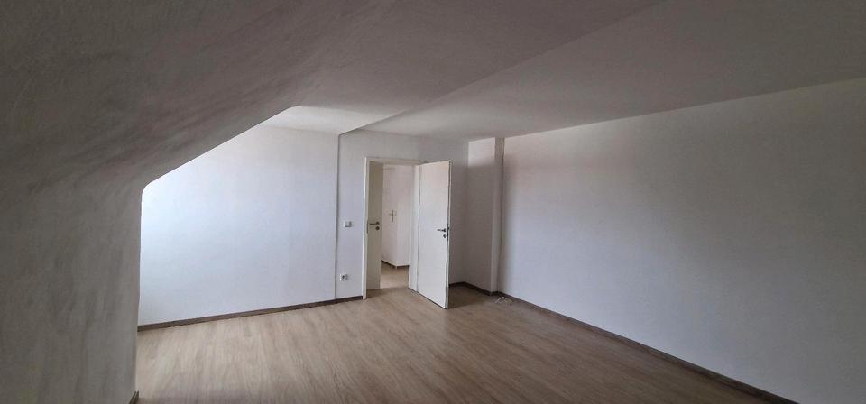 Dachgeschoßwohnung Teltow - 3 Zimmer, 95 m&sup2;, 1.295&euro; | Angebot:25649658