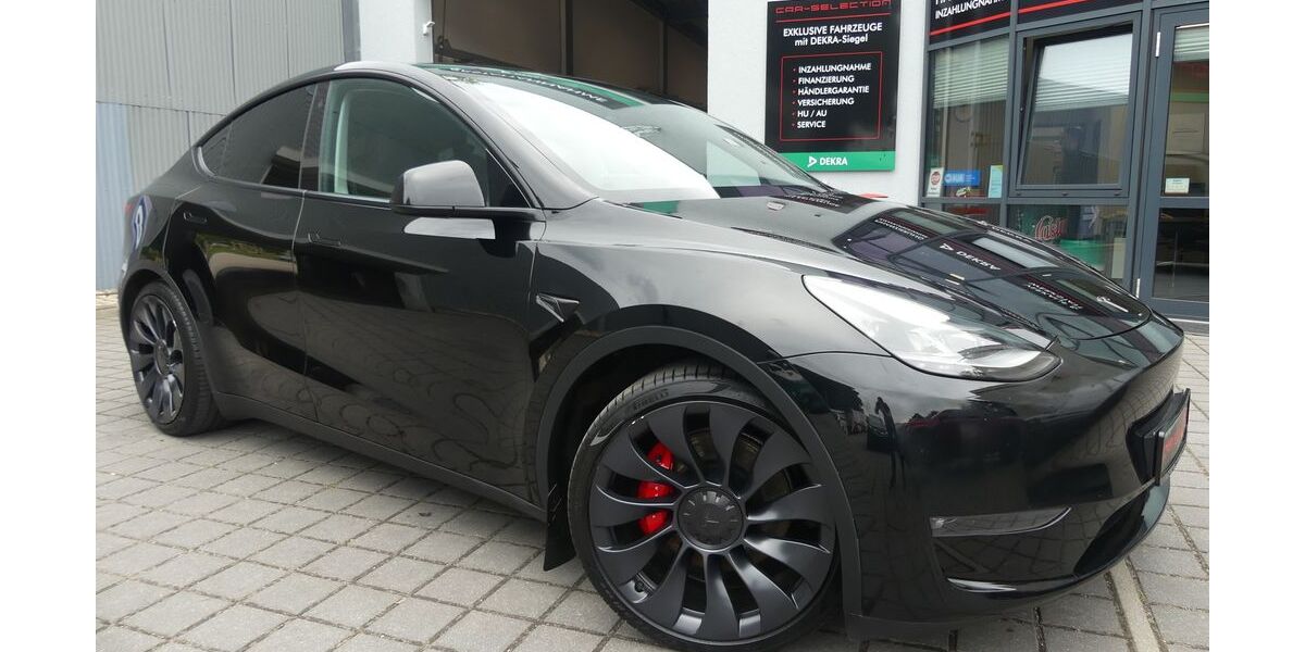 Tesla Model Y 24.144 km 44.800 &euro; Berlin 13156