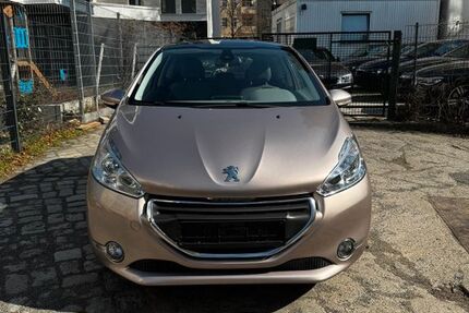 Peugeot 208 134.000 km 4.999 &euro; Berlin 13187