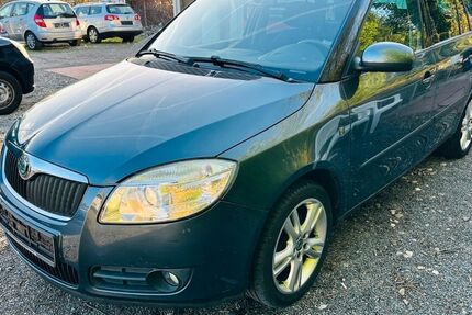 Skoda Fabia 81.000 km 4.950 &euro; Berlin 10829