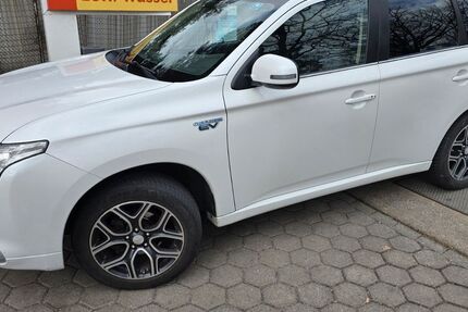 Mitsubishi Outlander 172.052 km 12.870 &euro; Berlin 14165