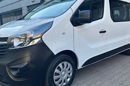Opel Vivaro 135.277 km 14.480 &euro; Berlin 13353