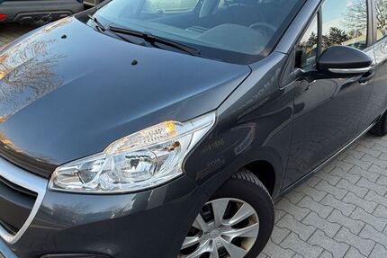 Peugeot 208 148.747 km 5.299 &euro; Berlin 12349