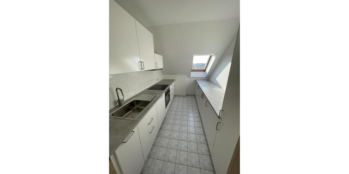 Platz & Weitblick: 4-Zi-Penthouse (111 m²) mit Balkon & Stellplatz – zentral in Ludwigsfelde 4 zimmer