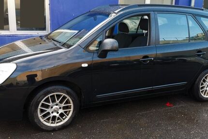 Kia Carens 200.000 km 3.000 &euro; Berlin 13405
