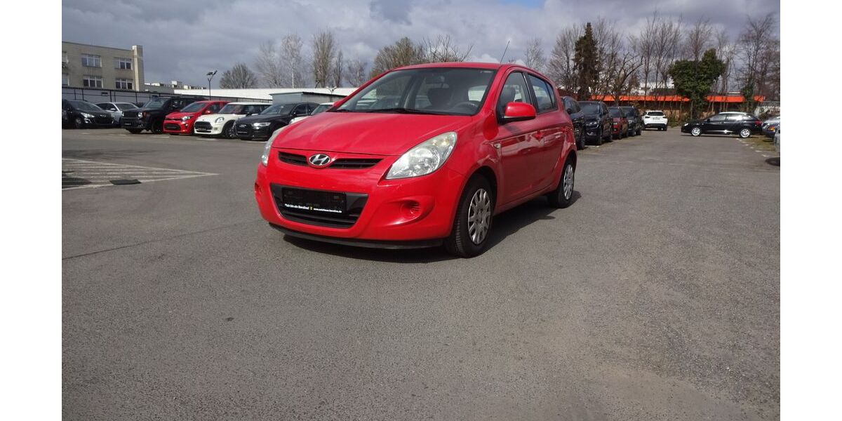 Hyundai i20 110.000 km 3.890 &euro; Berlin 12249