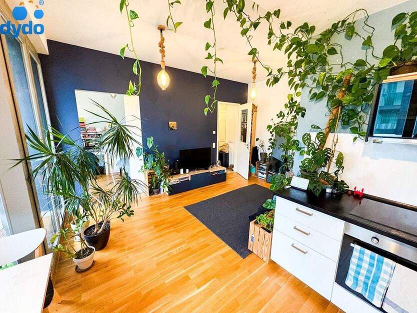 Diese Zwei-Zimmerwohnung in bester Lage erwartet Sie samt Einbauküche und Balkon !! unbefristet !! 2 zimmer