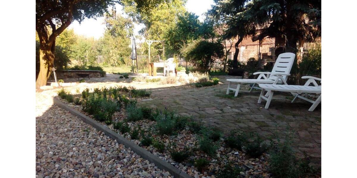 Landhaus m. 2700qm Sommergarten ca.20min südl.v. Berlin u.Potsdam 8 zimmer