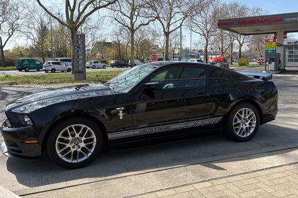 Ford Mustang 141.600 km 12.800 &euro; Berlin 10178