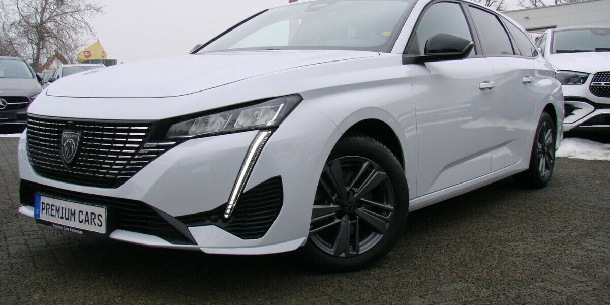Peugeot 308 1.5L Allure ACC AHK LED Navi Kamera 34.524 km 23.980 &euro; Falkensee 14612