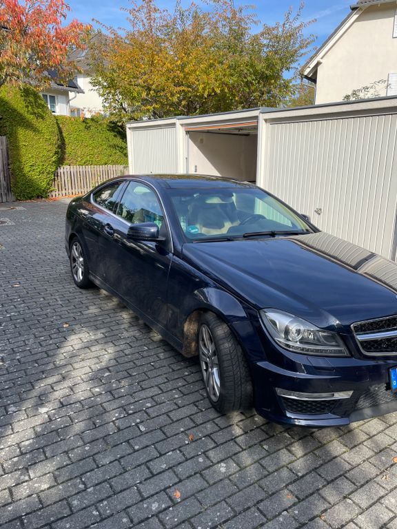 Mercedes-Benz C 250 130.000 km 15.100 € Berlin 12205