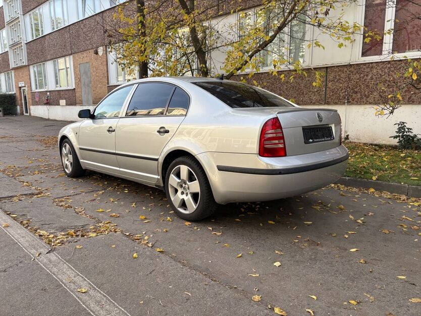 Skoda Superb 184.000 km 3.500 € Potsdam 14478