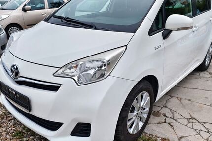 Toyota Verso-S 120.000 km 5.800 € Berlin 10551