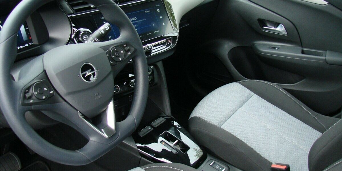 Opel Corsa-e e Edition Long Range Totwinkel Volldigital 1.999 km 24.980 &euro; Falkensee 14612