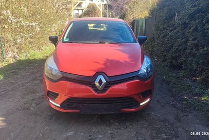Renault Clio 105.500 km 6.300 &euro; Berlin 12045