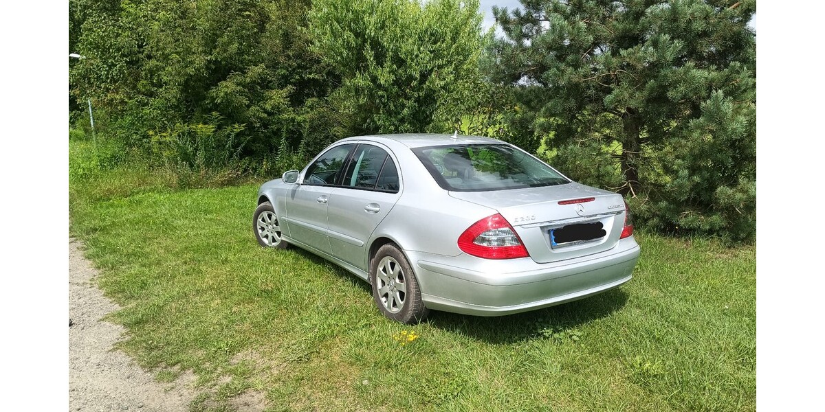 Mercedes-Benz E 200 223.000 km 5.300 € Brieselang 14656